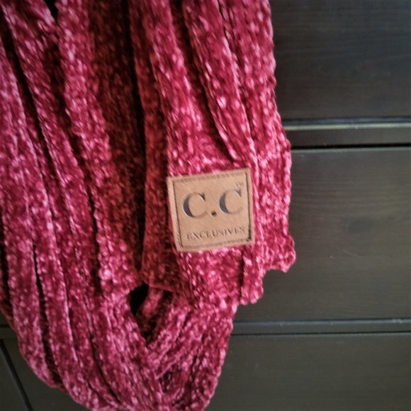 BNWT Wrap Around Scarf - Picture 2 of 2